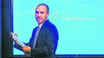 Imagen de El ministro Guzmán se reúne con funcionarios del FMI para tratar la deuda
