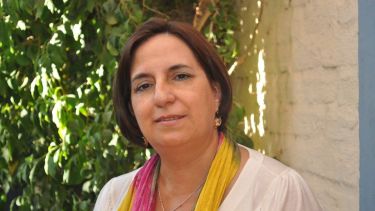 La autora de “La luna lleva un silencio” también es editora del sello Ruedamares.