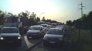 Municipales de Chañar levantaron el corte, pero tomaron la municipalidad