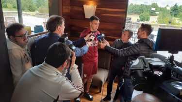 El cordobés Matías Suárez fue el único jugador de River que tomó contacto con la prensa. (Foto: Patricio Rodríguez)