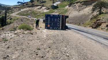Impresionante choque cerca de Pino Hachado terminó con seis heridos