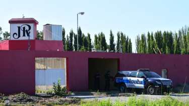 El allanamiento se produjo en el motel ubicado en la zona de J. J. Gómez. (Foto: Andrés Maripe)