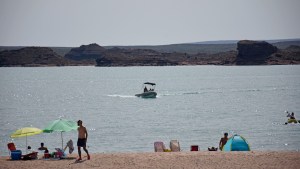 Pueblo Blanco, la playa de El Chocón que todos quieren conocer