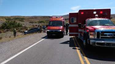Bomberos de Villa la Angostura auxiliaron a los heridos del choque frontal en la ruta 237. Gentileza
