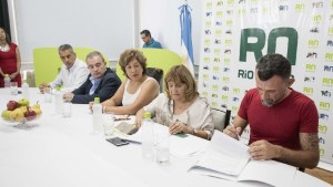 Fruta fresca en los comedores escolares rionegrinos