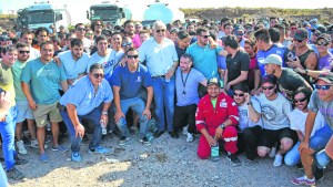 La cúpula del sindicato petrolero baja a los yacimientos por los despidos masivos