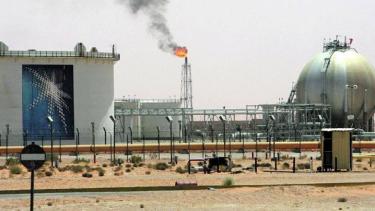 Saudi Aramco le otorgó el proyecto a la multinacional Wood PLC en 2014. Abarca tanto dentro y fuera del reino. 