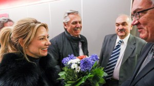 Alberto Fernández llegó a Alemania y mañana se reunirá con Merkel
