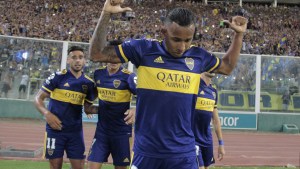 Boca no se baja de la pelea: le ganó 2-1 a Talleres y sigue a tres puntos de River