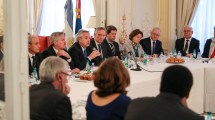 Imagen de Fernández en Francia: «Con Macri vivimos un 2001 por goteo», dijo a empresarios