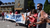 Imagen de Reclaman contra el despido de un guardavidas por ser «irreverente» con Gennuso