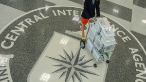 ¿Cómo espió la CIA a la Argentina y a otros 120 países durante más de medio siglo?