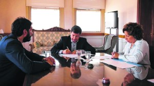 Firmó Nación con Río Negro y habrá tarjetas alimentarias en marzo