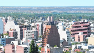 Neuquén, una ciudad “com-fusa”
