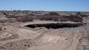 Sube el tono por la cantera clandestina, dura respuesta de Provincia y Municipio