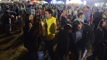El clima acompañará la Fiesta de la Confluencia, pero el viento se hará sentir. (Archivo Juan Thomes).-