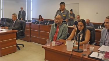 El vecinalista Armando López durante la audiencia judicial. Foto: Juan Thomes 