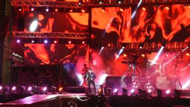 Yatra enamoró a toda la Fiesta de la Confluencia con sus canciones. Foto: Florencia Salto.