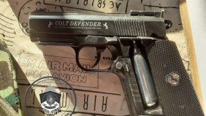 Detenido por amenazar con un arma a su ex y al policía que la cuidaba