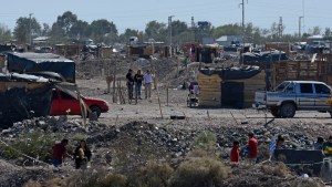 Fuerte salto anual de la pobreza y la indigencia en Neuquén