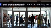 Imagen de Regresaron del exterior, no cumplieron el aislamiento y realizaron reuniones en Neuquén