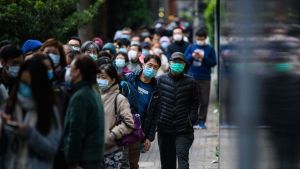 Se desploma el precio del petróleo por temor al coronavirus