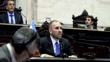 La idea es que Guzmán defienda el presupuesto el lunes, pero desde el Gobierno primero quieren que se apruebe el entendimiento con el FMI. (Foto archivo).-
