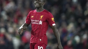 Liverpool sufrió pero sigue imparable en la Premier League