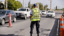 Imagen de Bloquearon dos puentes entre Río Negro y Neuquén por el coronavirus