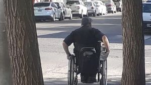 Polémica por fotos del «Pollo» Olivera, condenado por abuso, en la calle