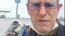 Imagen de Al inglés que recorre la Patagonia en moto lo detuvieron en Chubut y lo mandaron para Río Negro