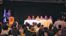 Imagen de Di Tella prometió más contención social e inversión en obra pública
