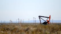 Imagen de El retroceso de la cuarentena volvió a afectar la producción petrolera