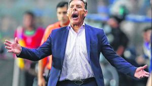 Russo tuvo el gesto de reconocer a Alfaro tras el título