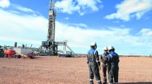 Imagen de Uno de cada cuatro barriles de YPF sale de Vaca Muerta