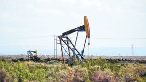 Denuncian que las petroleras obligan a sus trabajadores al retiro voluntario