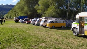 Por la cuarentena mudaron 12 motorhome de la costanera del Lácar a un camping