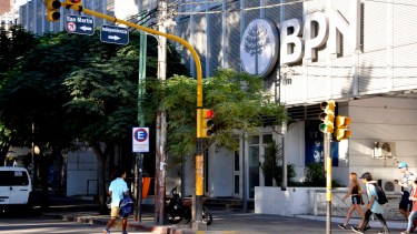 Los bancos solo abrirán sus puertas de lunes a miércoles, las dos últimas semanas del año. (Foto: Archivo).
