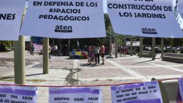 ATEN capital concentró su protesta en las puertas del Consejo Provincial de Educación. (Juan Thomes).-