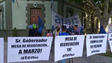 Clases en Neuquén: Gobierno y docentes se reunieron, pero el conflicto continúa