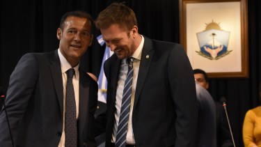 El gobernador Omar Gutiérrez y el ministro de Producción, facundo López Raggi. Foto: Archivo Florencia Salto