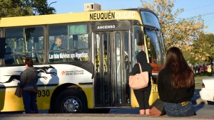 Sin colectivos en todo Neuquén por el paro nacional
