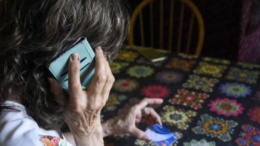 Una de las modalidades de estafas es la usurpación de identidad de Whatsapp. Foto Archivo:  Florencia Salto