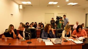 El equipo de la acusación, querella y fiscalía, durante la última audiencia por el femicidio de Cielo López antes de la pandemia. (Archivo/Flor Salto)
