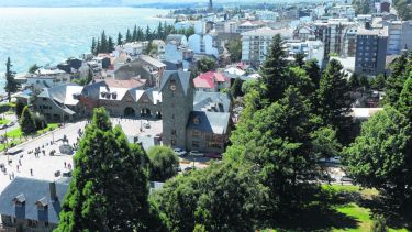 Bariloche sigue siendo uno de los destinos preferidos para los viajes de grupos de turistas. (Foto de archivo)