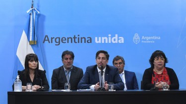 El ministro de Educación, Nicolás Troatta, pidió hoy a los trabajadores de la educación poder "garantizar el derecho a la alimentación de los chicos en las escuelas y, en los casos que sea necesario, con más turnos", frente a la suspensión de clases en el marco de las medidas para mitigar la pandemia de coronavirus. Foto: Télam.