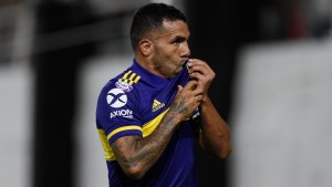 Tevez confirmó que seguirá en Boca y donará su sueldo a una ONG