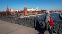 Imagen de Rusia entra en virtual cuarentena y Moscú se paraliza por el coronavirus