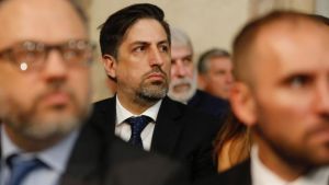 Para Trotta, Acuña debería pedir perdón por sus declaraciones