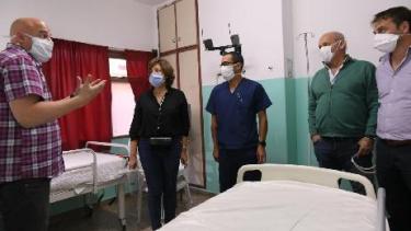 La gobernadora Arabela Carreras volvió al hospital Ramón Carrillo. Un mes atrás también recorrió el centro de salud. Archivo